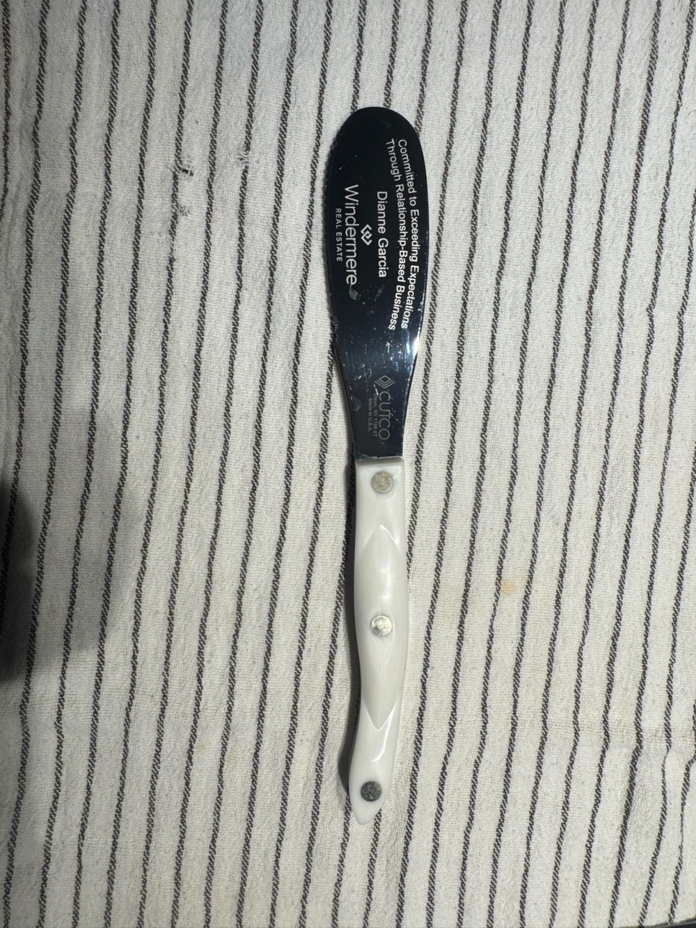 Cutco White Handle Spreader with Stainless Blade